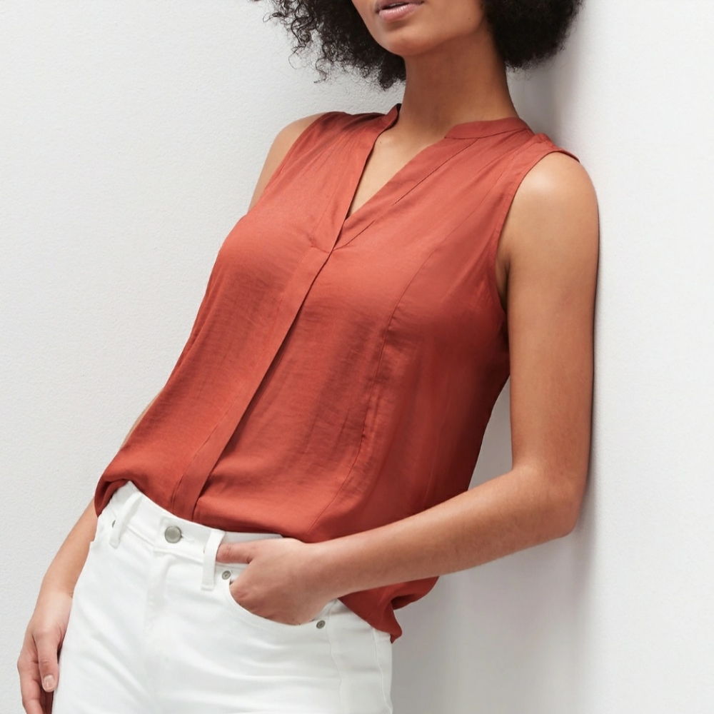 Banana Republic Sleeveless Blouse NWOT